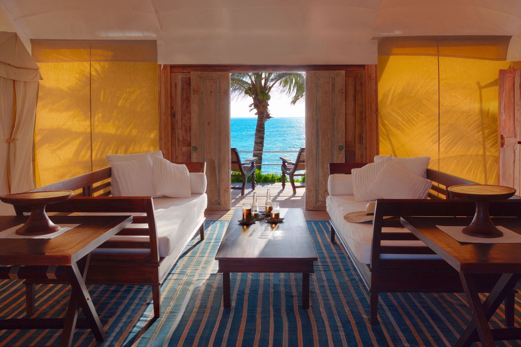 Three Bees at Harbour Island villa photo.